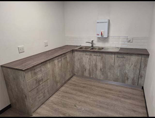 270M² OFFICE TO LET IN CENTURY CITY